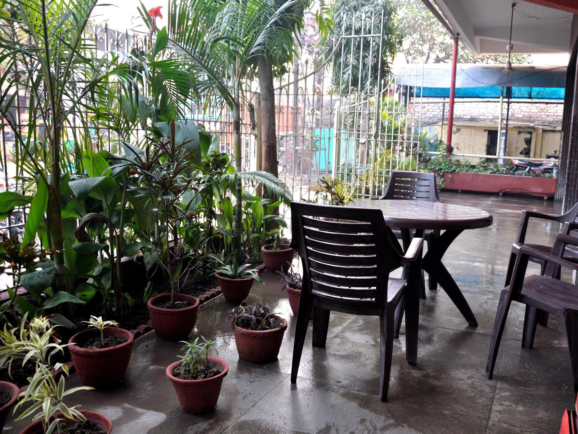 Gautam Hotel Varanasi Exterior foto